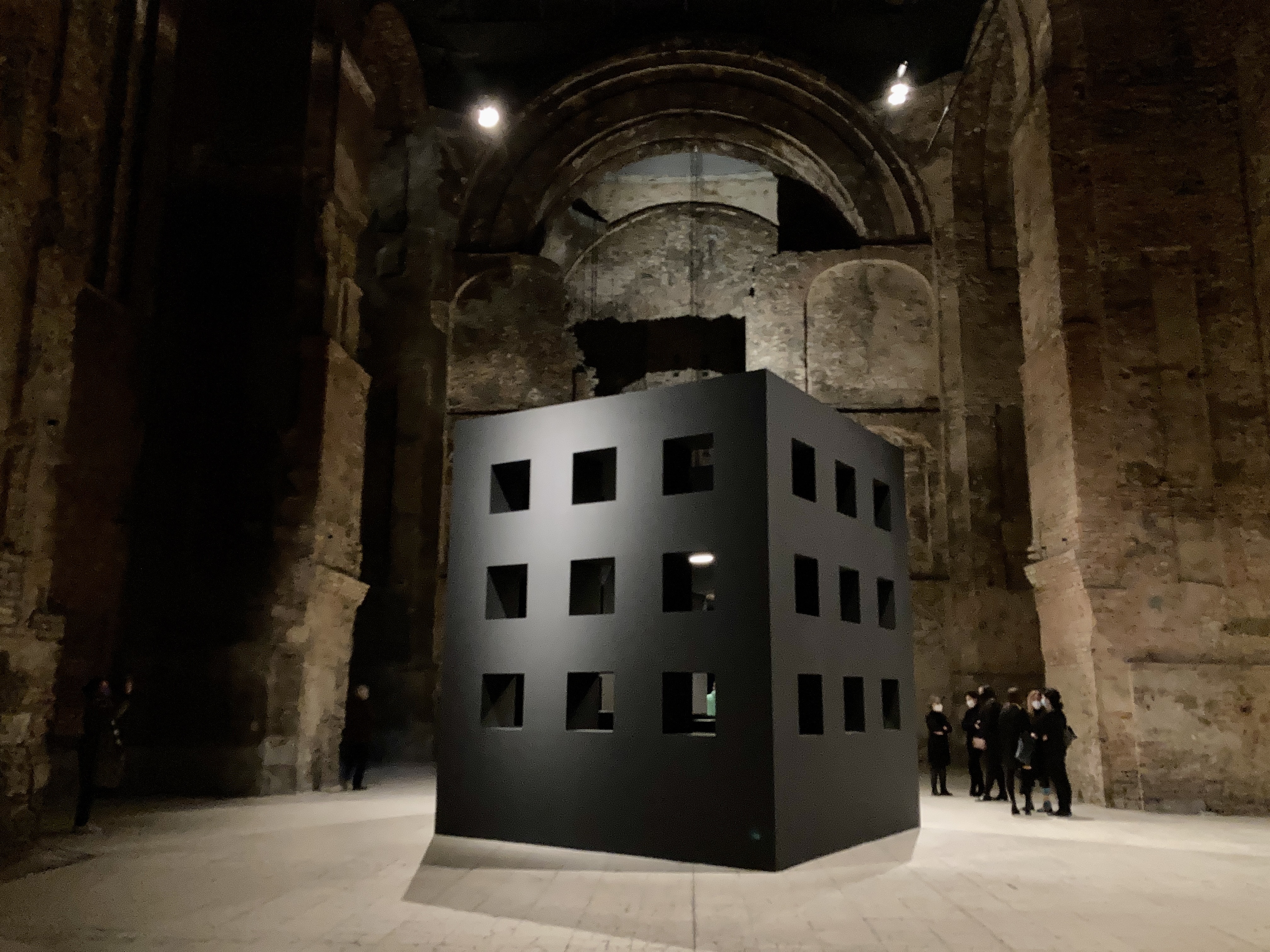 A megismerés és a képzelet peremén – Gerhes Gábor ATLAS című kiállításán jártunk, a Kiscelli Múzeumban