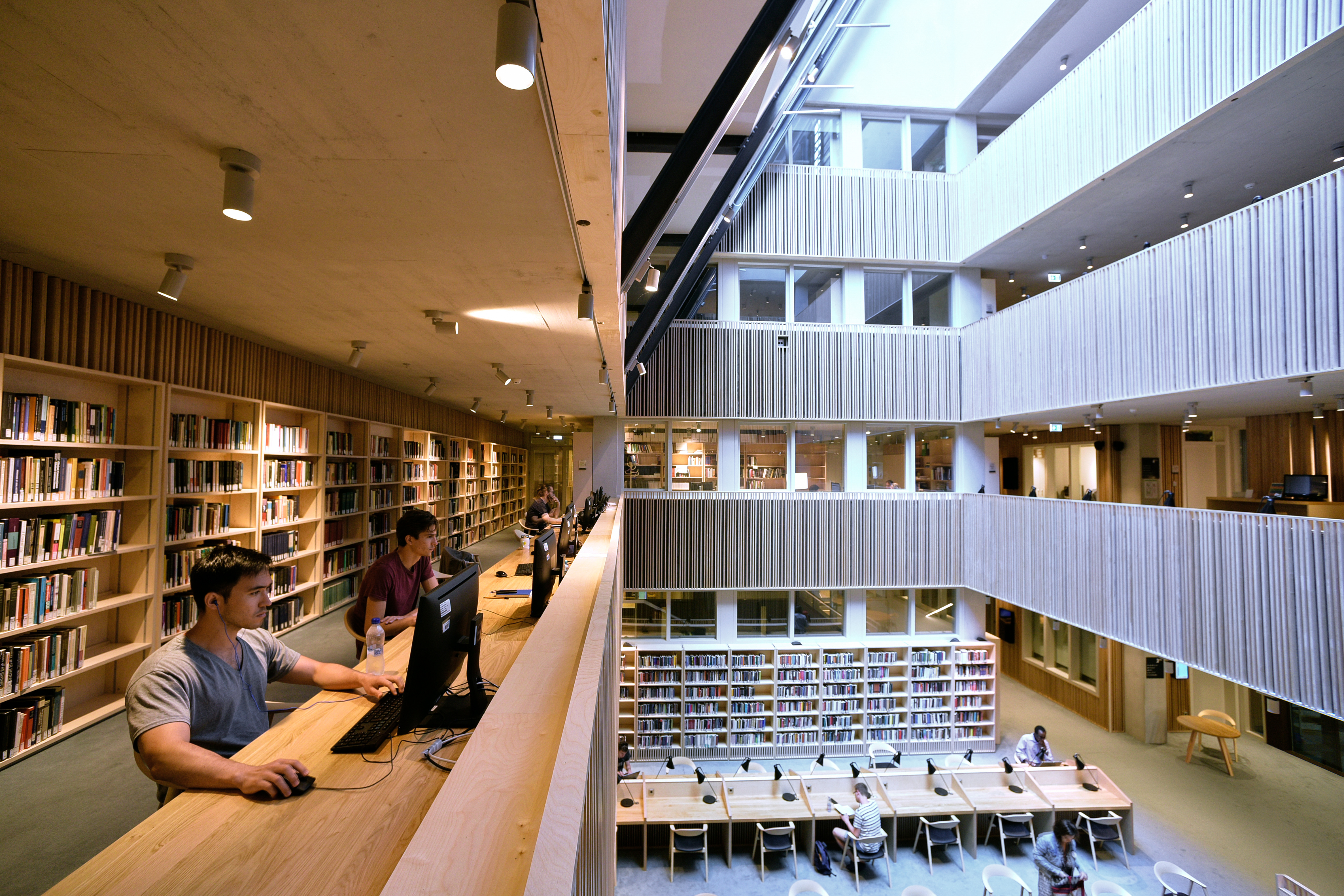 A CEU megnyitja budapesti könyvtárát  