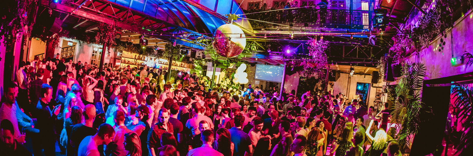 10 places where you can party during the week in Budapest