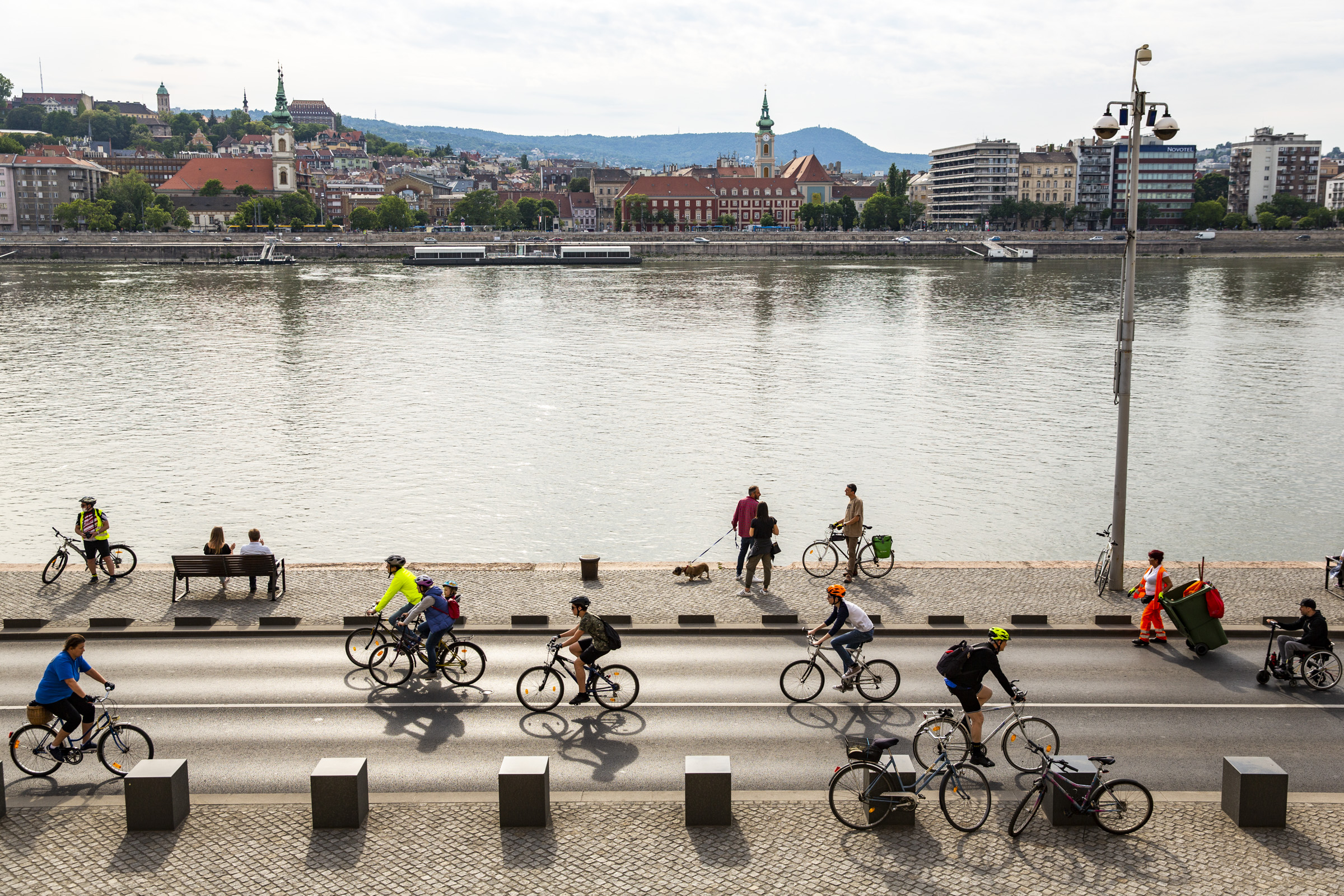 Megújul a pesti rakpart Margit híd és a Parlament közötti szakasza, fejlesztik az összefüggő Duna-parti sétányt