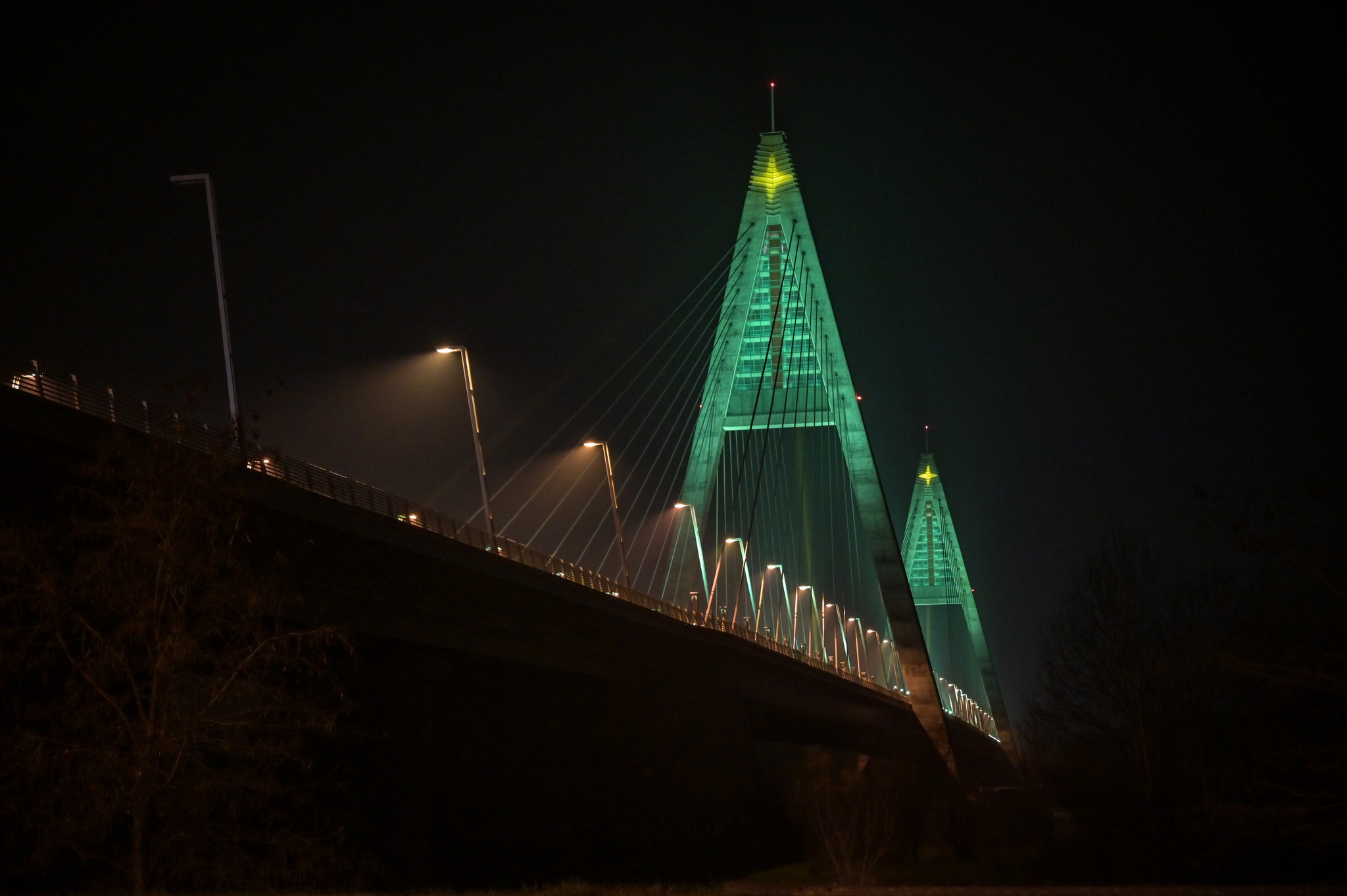 Idén két hétvégére alakul át karácsonyfává a Megyeri híd